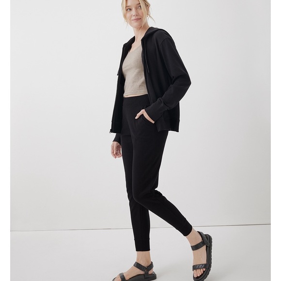 Last Pair! NWT Pact Black 100% Organic Cotton Fair Trade Airplane Joggers - Picture 2 of 7